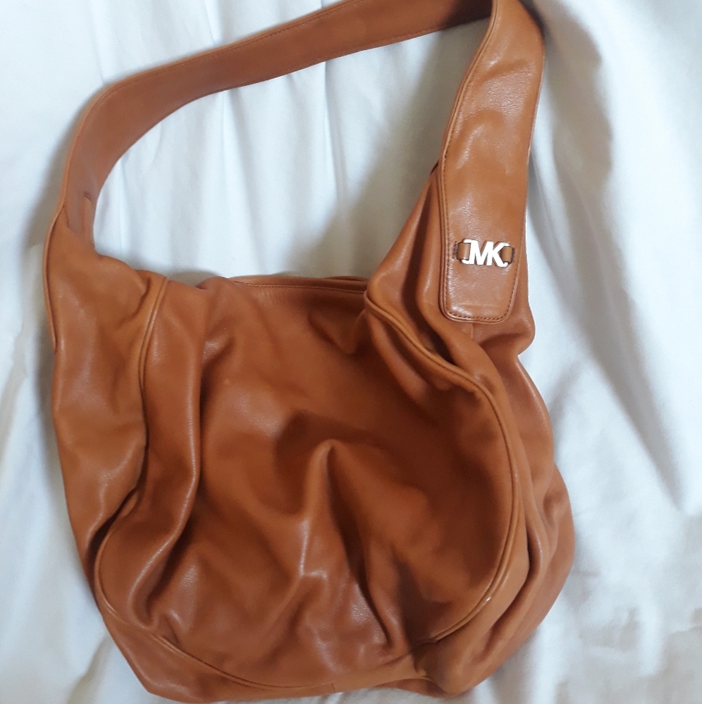 Michael Khors brown leather purse